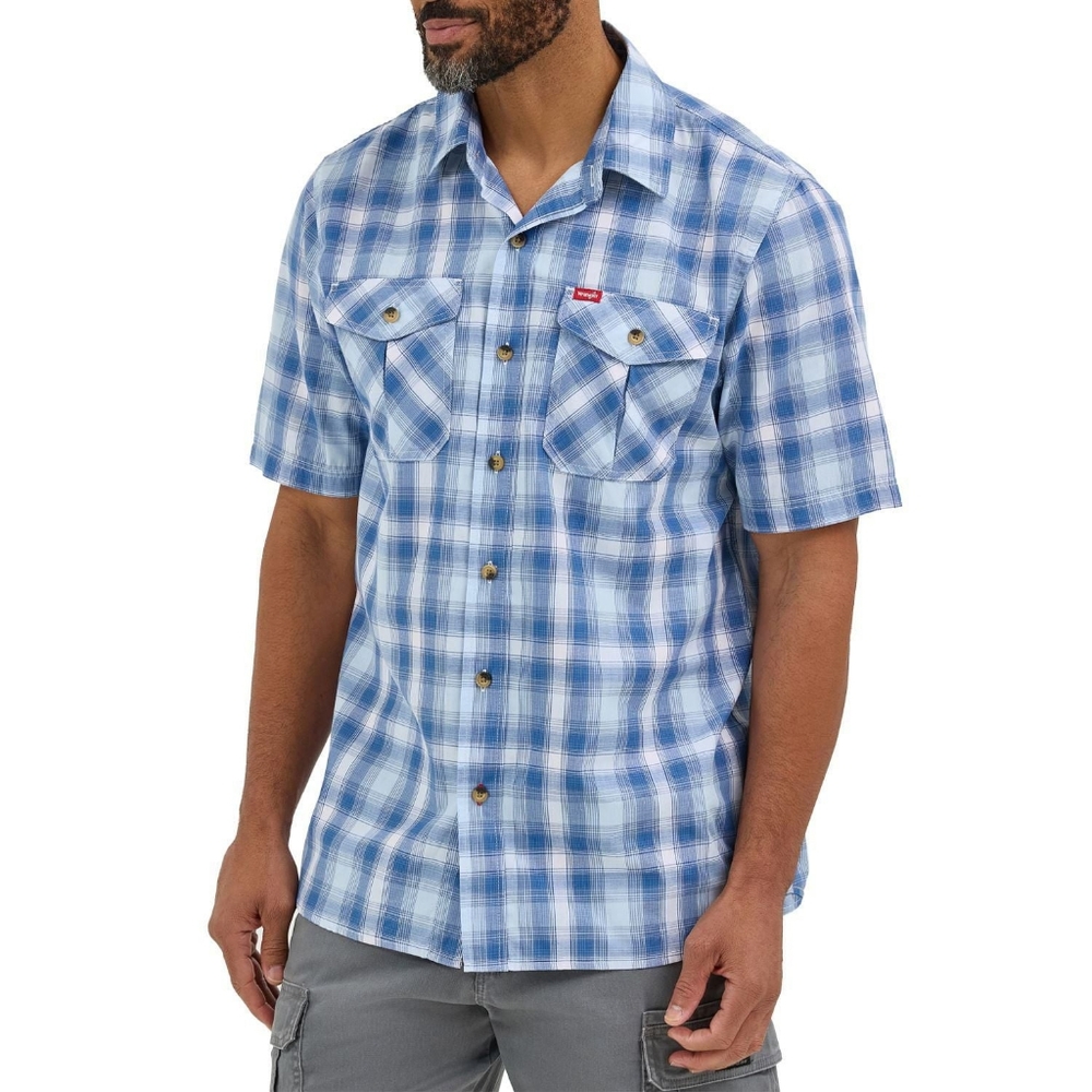 WRANGLER | NWT  Blue & Cream Plaid Performance Buttonup Shirt - Medium